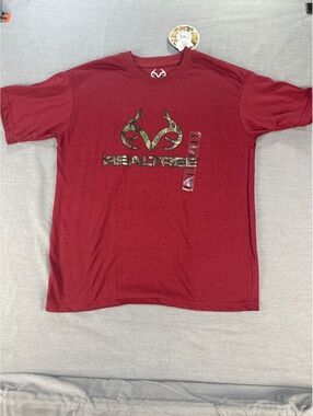 Realtree Boys Large T Shirt Burgundy Camo Logo Short Sleeve NWT